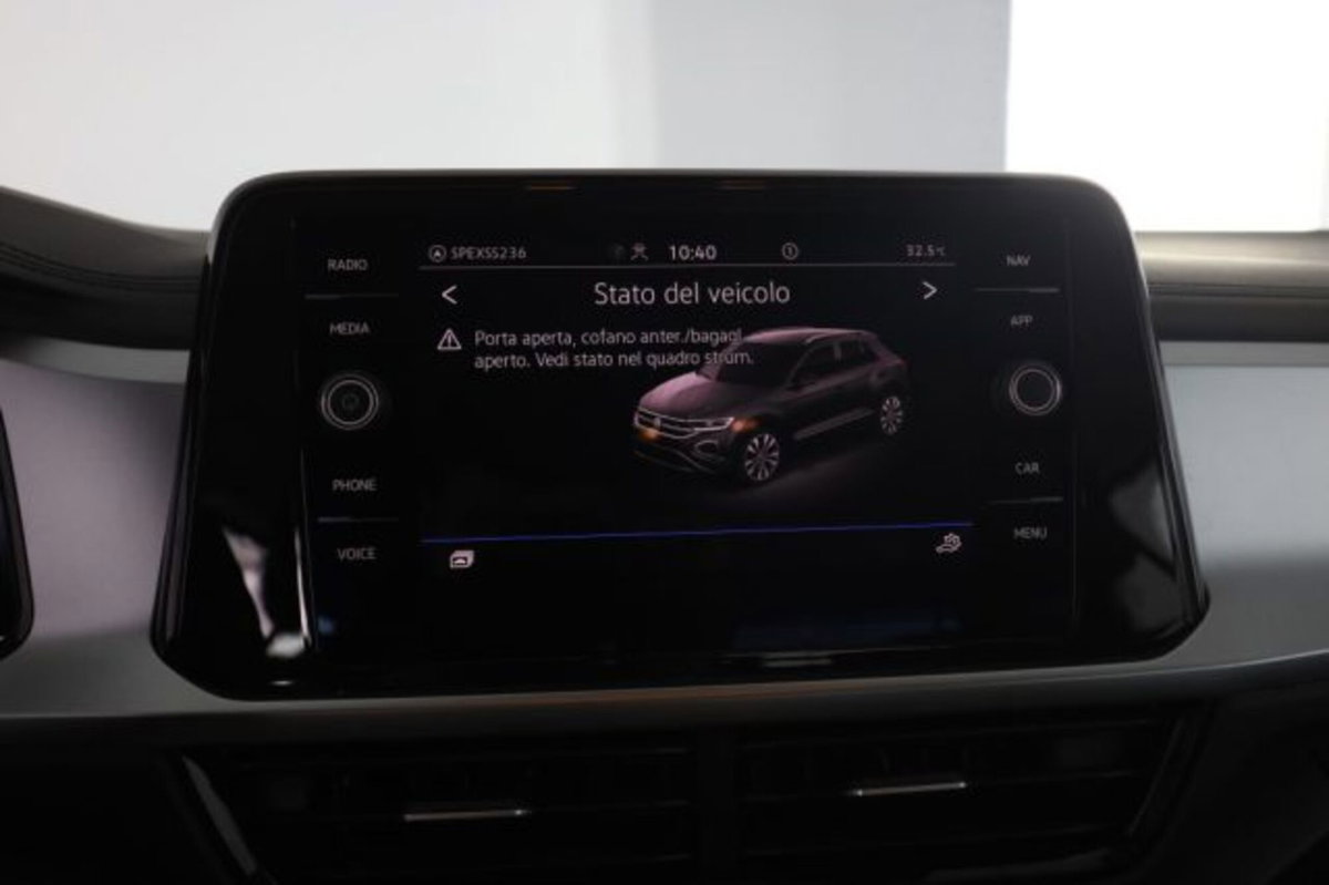 Volkswagen T-Roc 2.0 tdi Life 115cv (11)