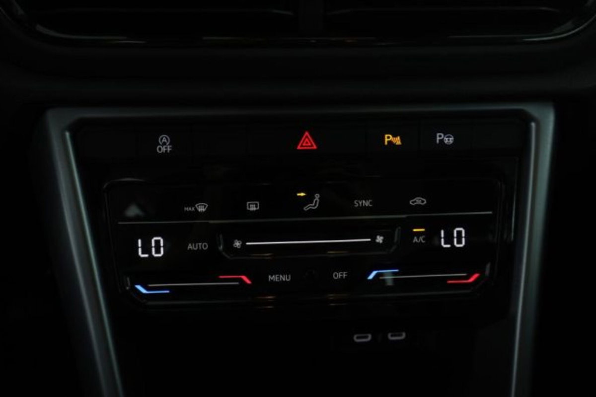 Volkswagen T-Roc 2.0 tdi Life 115cv (12)