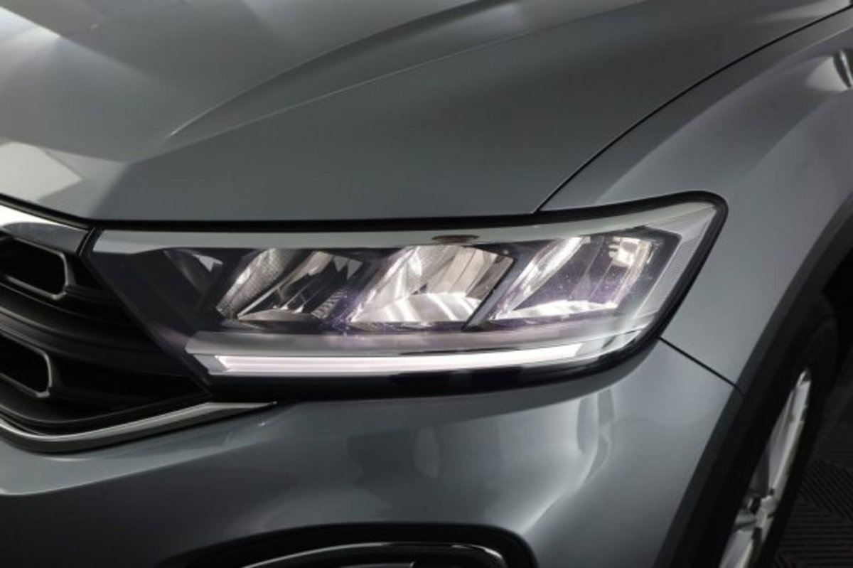 Volkswagen T-Roc 2.0 tdi Life 115cv (9)