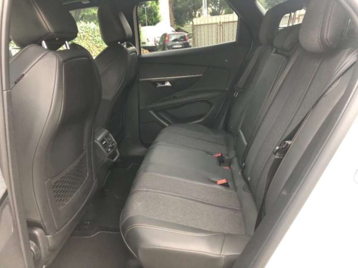 Peugeot 3008 BlueHDi 130 S&S EAT8 GT (13)