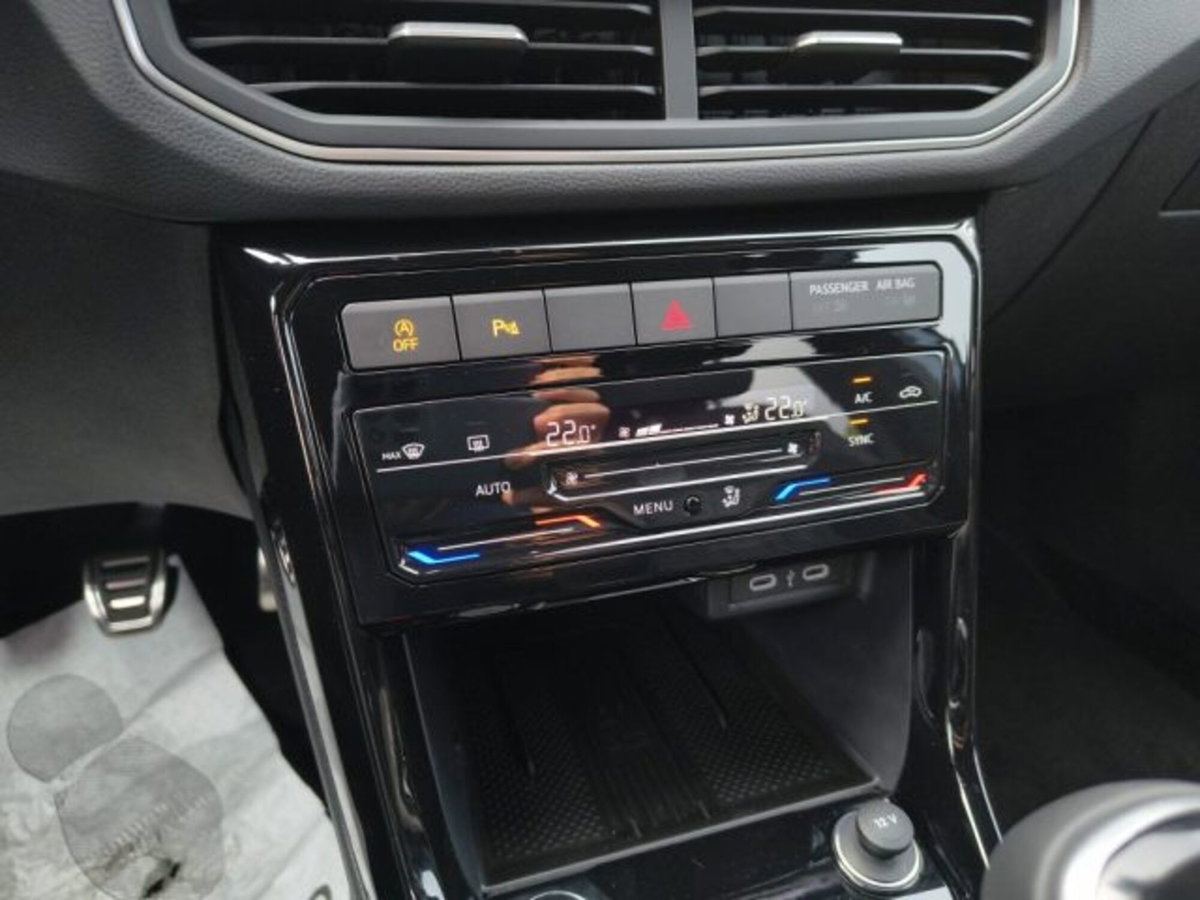 Volkswagen T-Cross 1.0 tsi R-Line 115cv (13)