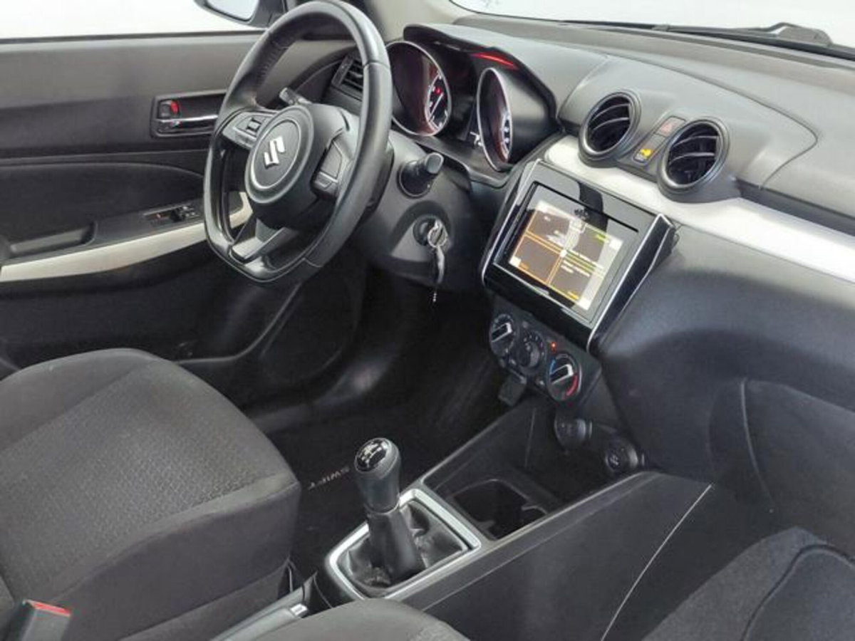 Suzuki Swift 1.2 Hybrid Cool (2)