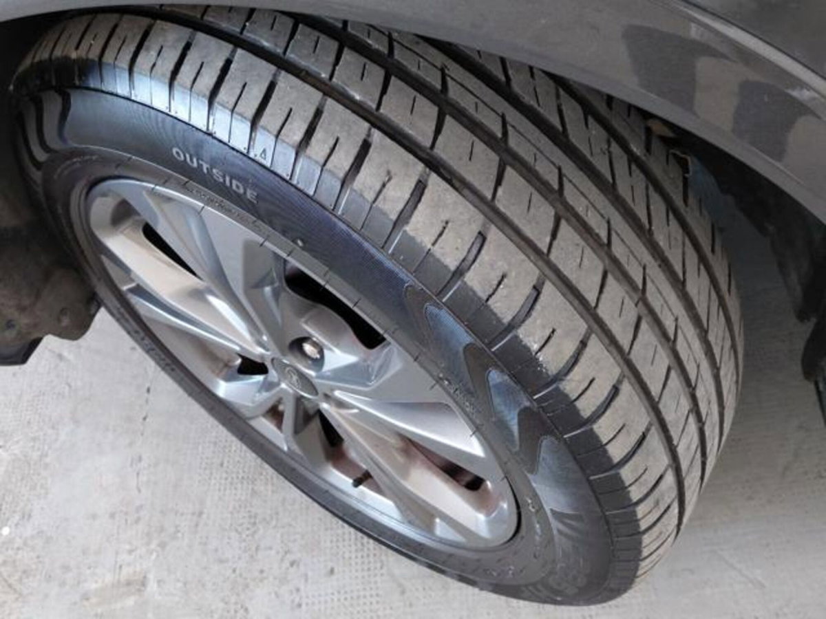 Ford Kuga 2.5 Plug In Hybrid 225 CV CVT 2WD ST-Line (11)