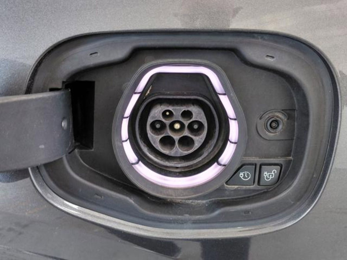 Ford Kuga 2.5 Plug In Hybrid 225 CV CVT 2WD ST-Line (12)