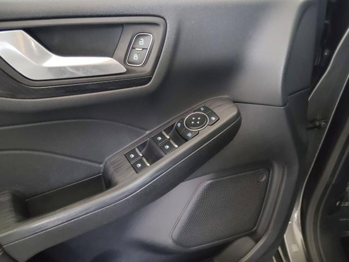 Ford Kuga 2.5 Plug In Hybrid 225 CV CVT 2WD ST-Line (20)