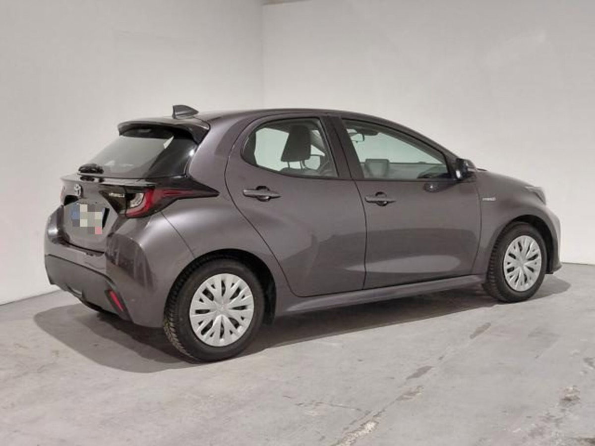 Toyota Yaris 1.5 Hybrid 5 porte Energy (12)