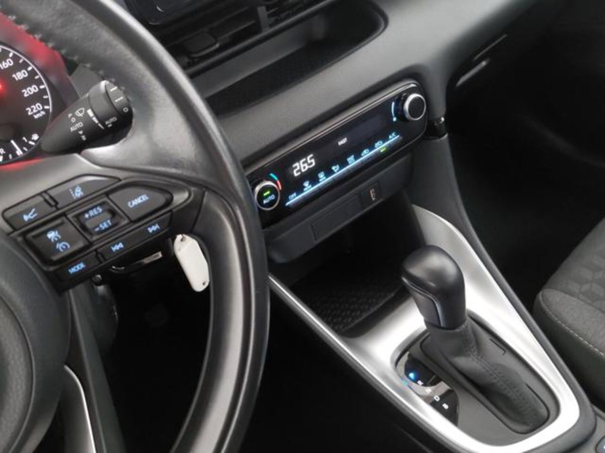 Toyota Yaris 1.5 Hybrid 5 porte Energy (7)