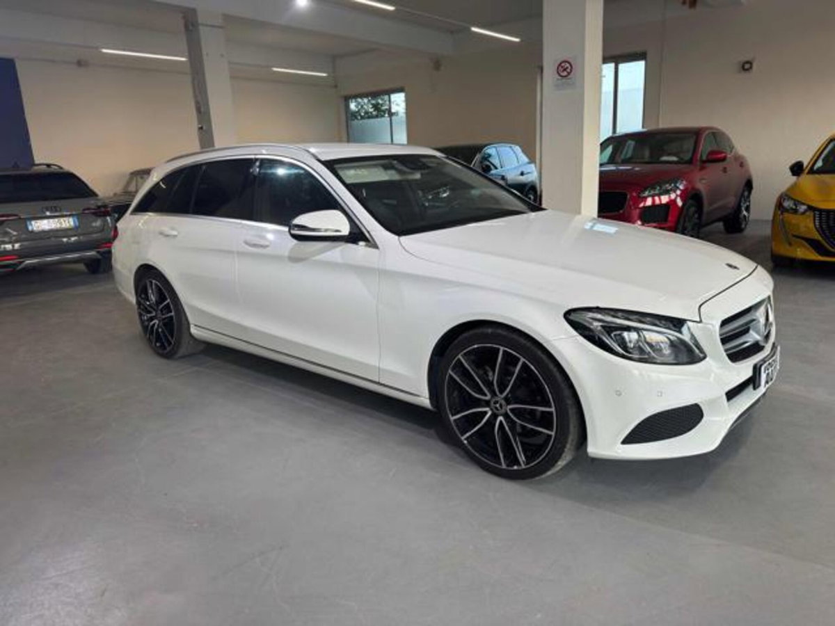 Mercedes-Benz Classe C Station Wagon 200 d Auto Premium Plus (8)