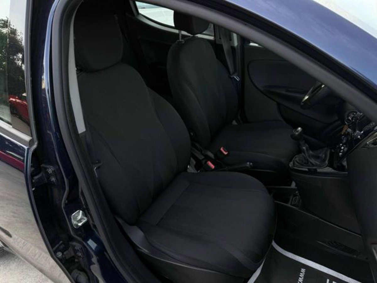 Lancia Ypsilon 1.3 MJT 16V 95 CV 5 porte S&S Gold (9)