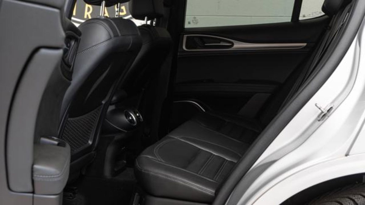 Alfa Romeo Stelvio Stelvio 2.2 Turbodiesel 210 CV AT8 Q4 Veloce (11)
