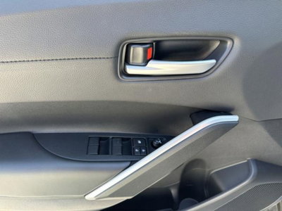 Toyota Corolla Cross Hybrid 2.0 Hybrid 197 CV E-CVT Lounge Light (10)