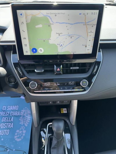 Toyota Corolla Cross Hybrid 2.0 Hybrid 197 CV E-CVT Lounge Light (11)
