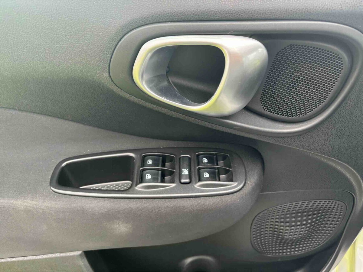 Fiat 500L Living 1.6 Multijet 105 CV Lounge (12)