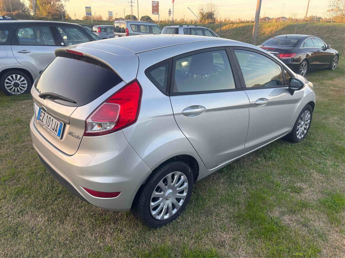 Ford Fiesta 1.5 TDCi 75CV 5 porte (5)
