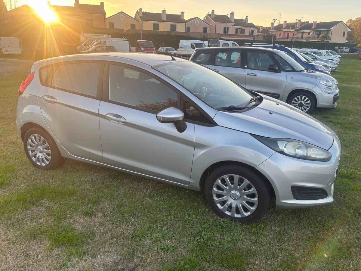 Ford Fiesta 1.5 TDCi 75CV 5 porte (6)