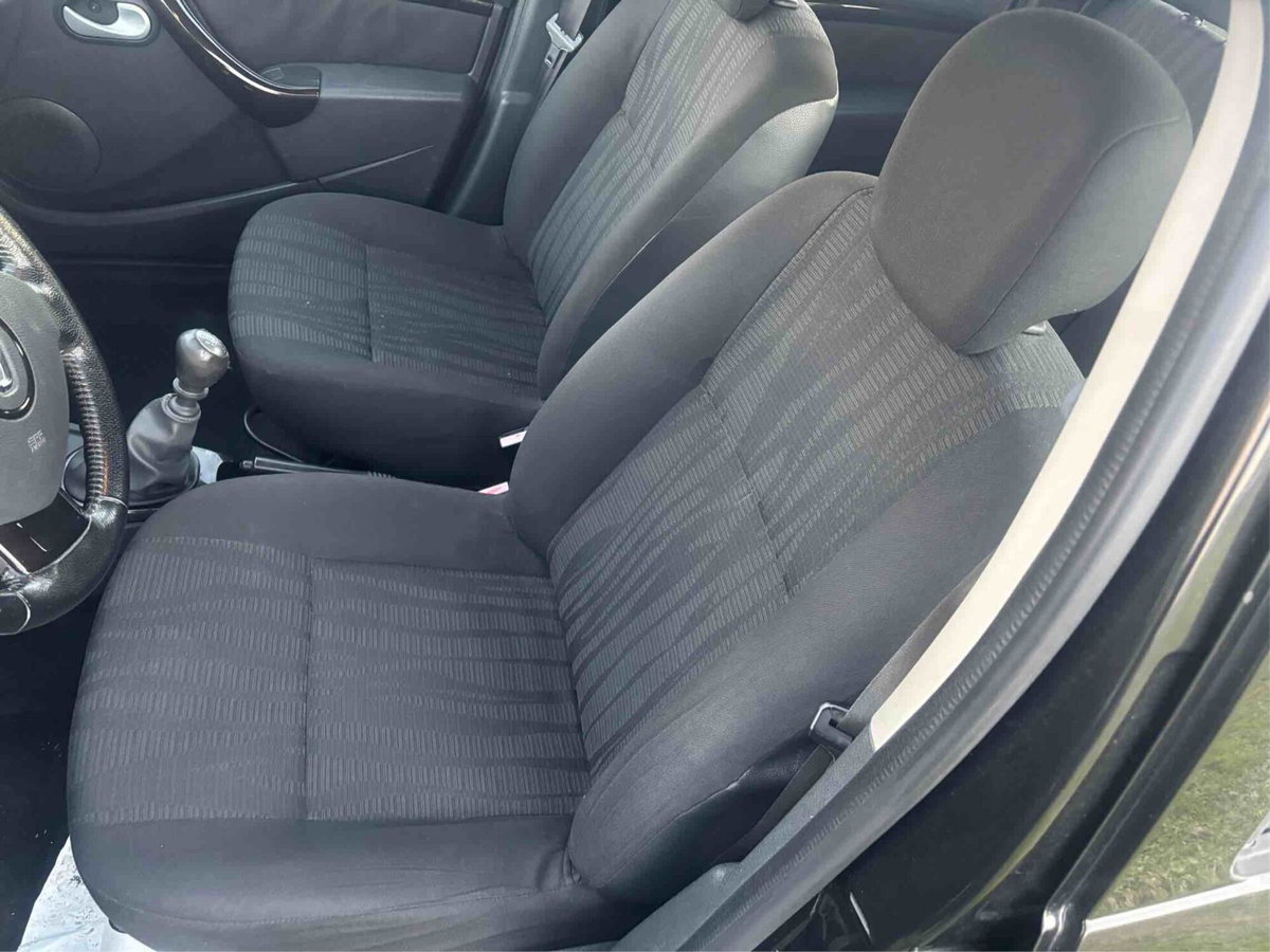 Dacia Duster 1.5 dCi 110CV 4x2 Ambiance (10)