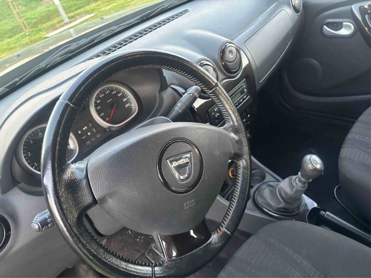 Dacia Duster 1.5 dCi 110CV 4x2 Ambiance (13)