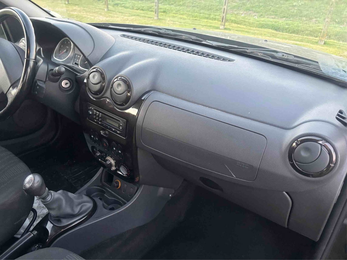 Dacia Duster 1.5 dCi 110CV 4x2 Ambiance (8)