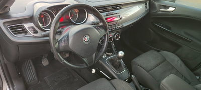 Alfa Romeo Giulietta 2.0 JTDm-2 Distinctive 140cv (4)