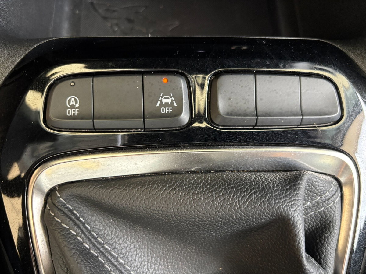 Opel Corsa 1.2 Edition (19)