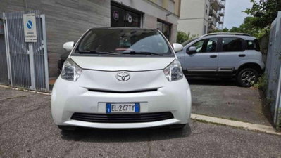 Toyota iQ 1.0 CVT Trend (2)