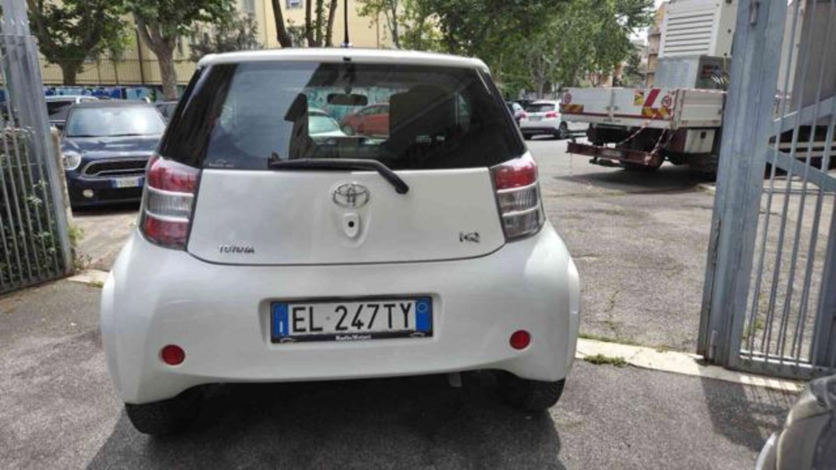 Toyota iQ 1.0 CVT Trend (4)