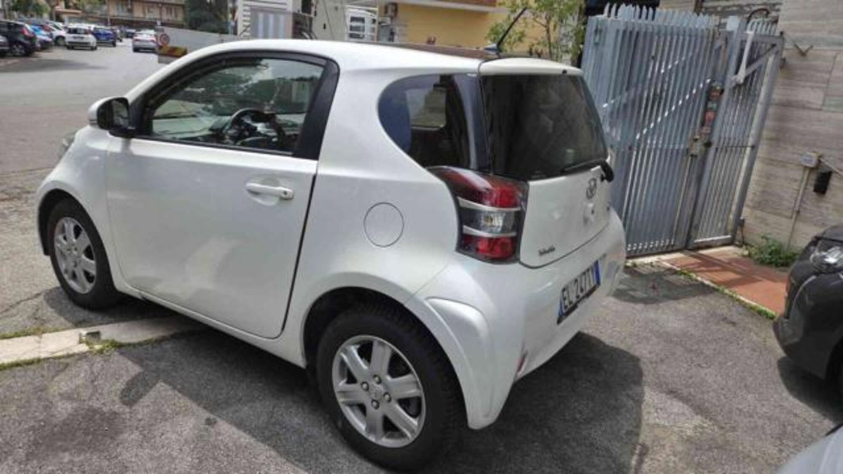 Toyota iQ 1.0 CVT Trend (6)