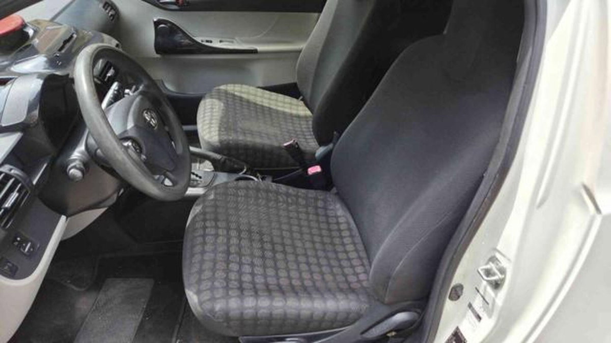 Toyota iQ 1.0 CVT Trend (8)