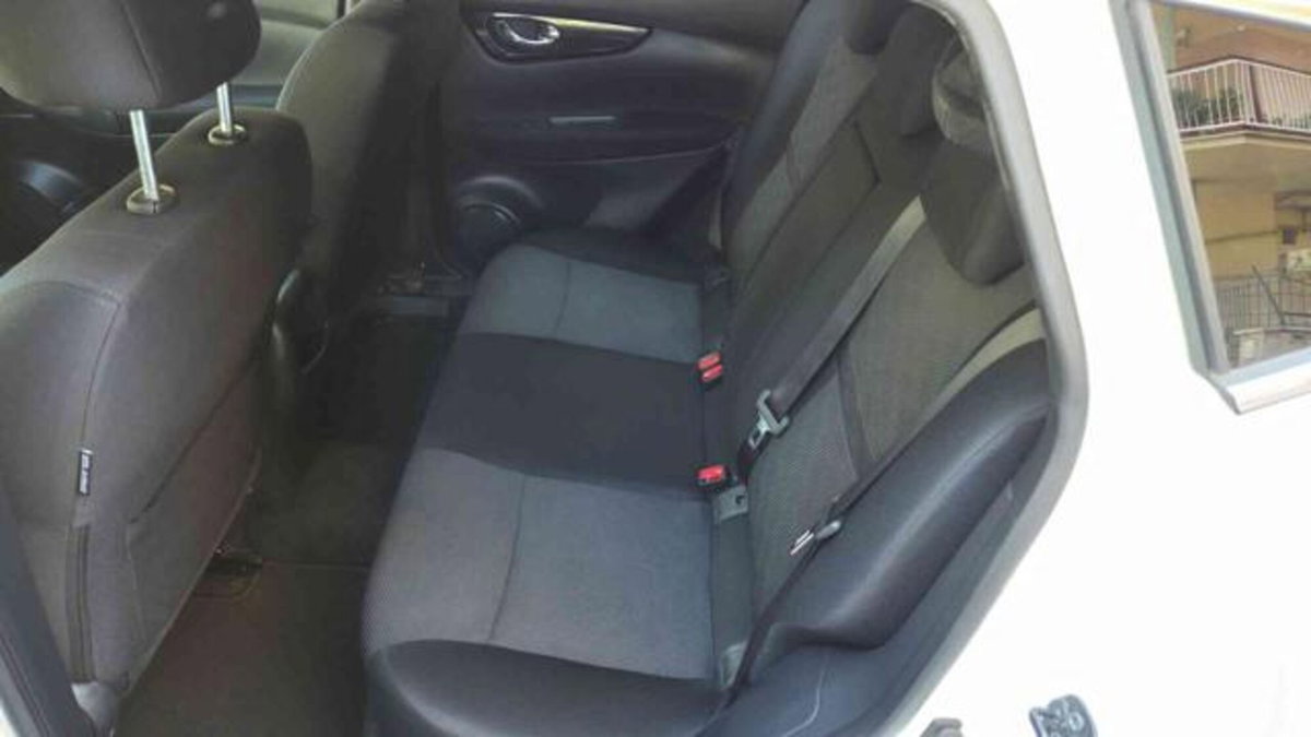 Nissan Qashqai 1.5 dCi N-Connecta (11)