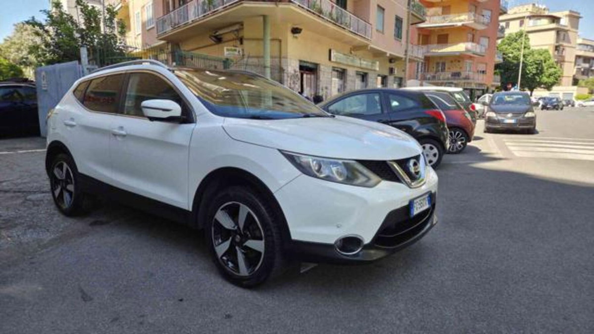 Nissan Qashqai 1.5 dCi N-Connecta (2)