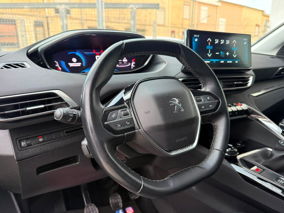 Peugeot 3008 BlueHDi 130 S&S Allure Pack (12)
