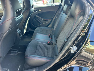 Mercedes-Benz GLA SUV 200 d Automatic 4Matic Premium (10)