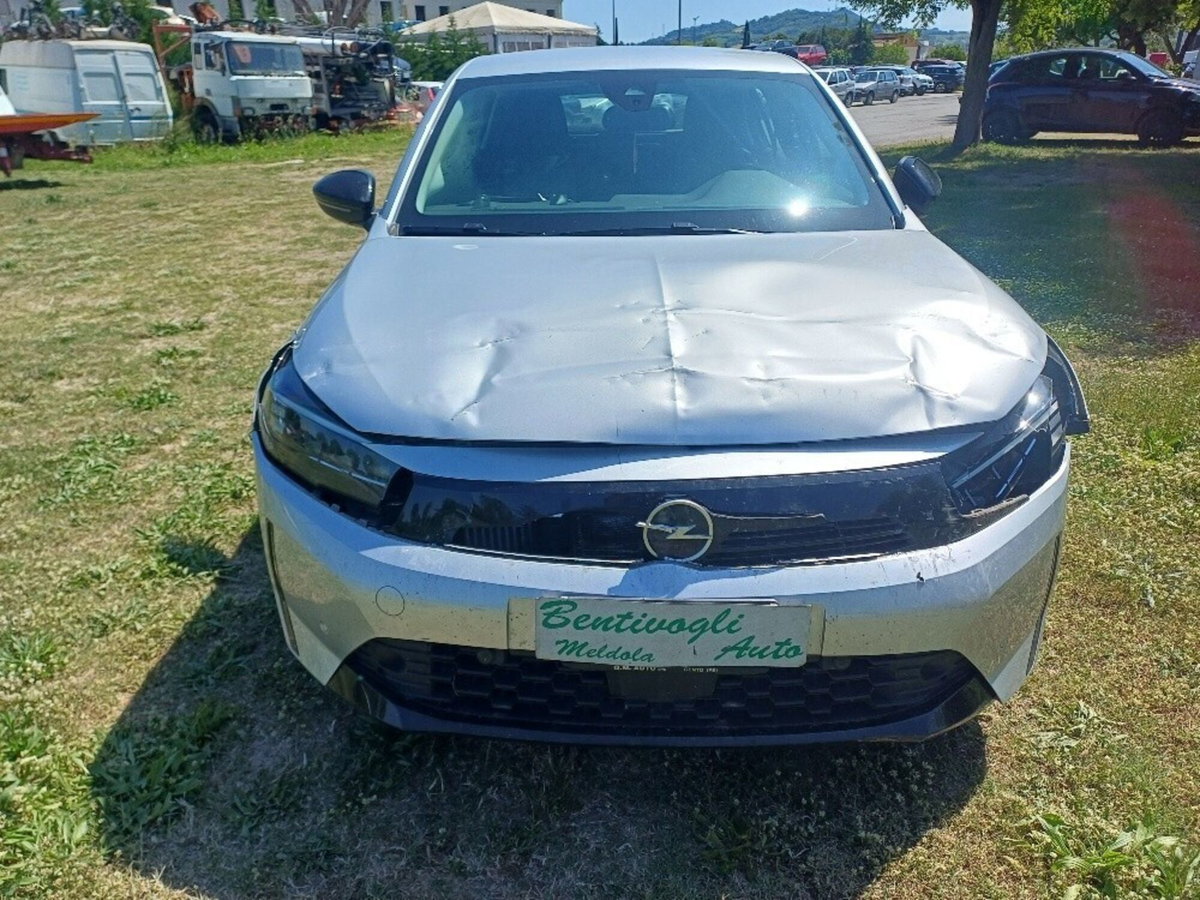 Opel Corsa 1.2 100 CV (2)