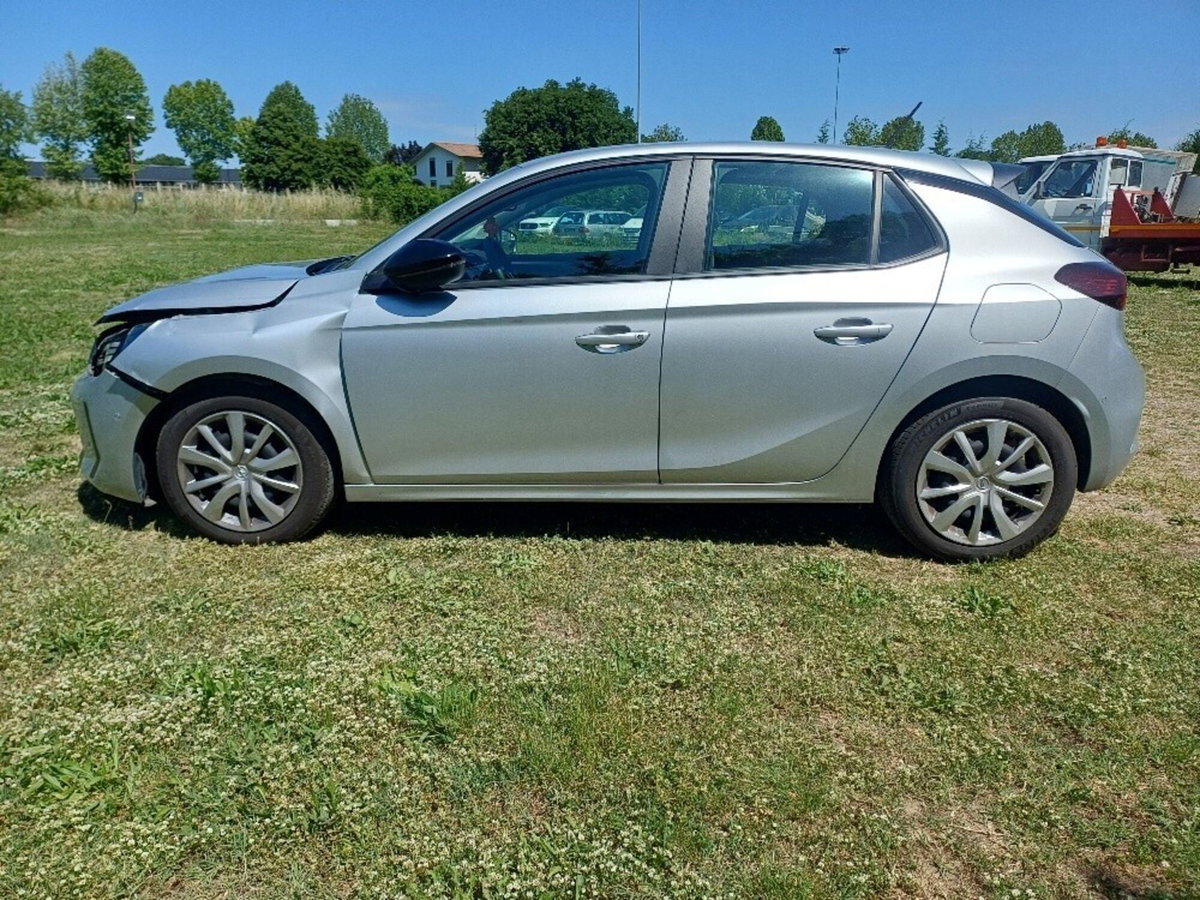 Opel Corsa 1.2 100 CV (4)