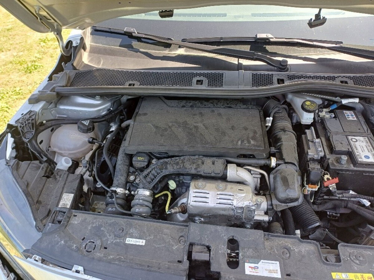 Opel Corsa 1.2 100 CV (9)
