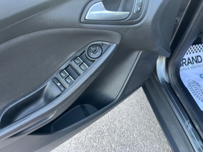 Ford Focus 1.6 120 CV GPL Plus (9)