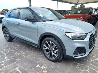 Audi A1 allstreet 30 1.0 tfsi Identity Contrast 116cv s tronic (3)