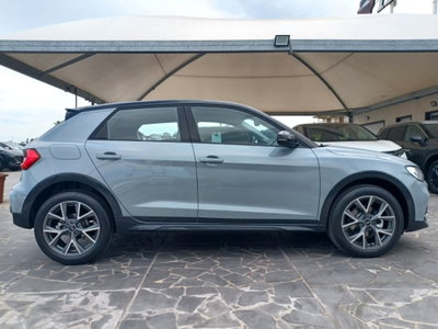 Audi A1 allstreet 30 1.0 tfsi Identity Contrast 116cv s tronic (4)
