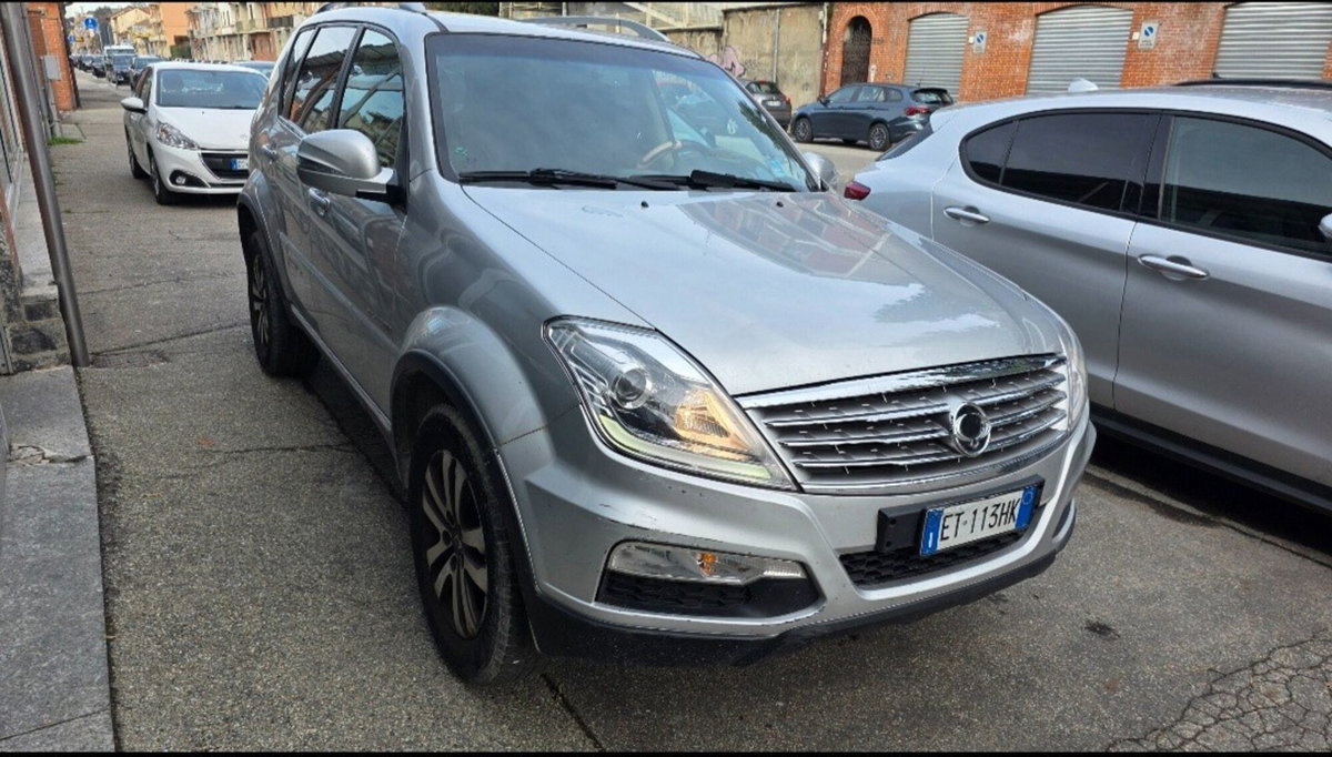Ssangyong Rexton W Xdi 4WD A/T Classy (3)