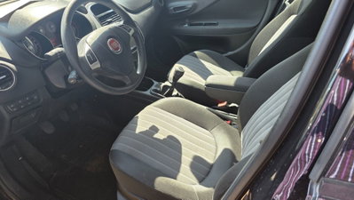 Fiat Punto 1.3 MJT II S&S 95 CV 5 porte Street (13)
