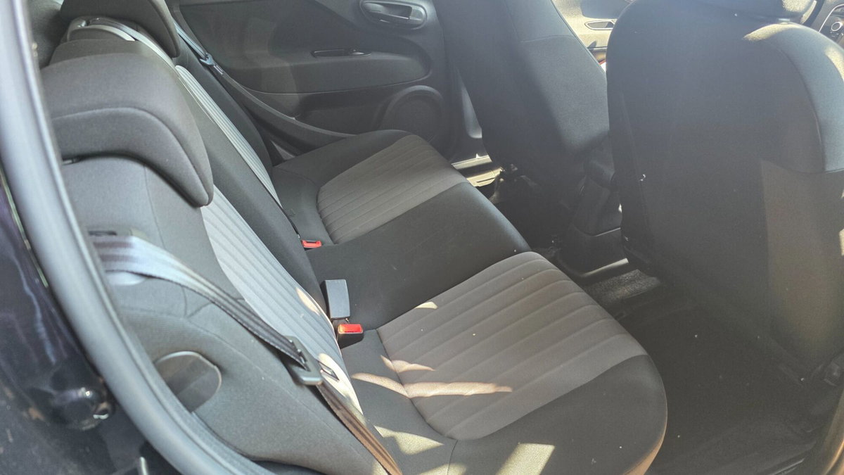 Fiat Punto 1.3 MJT II S&S 95 CV 5 porte Street (9)