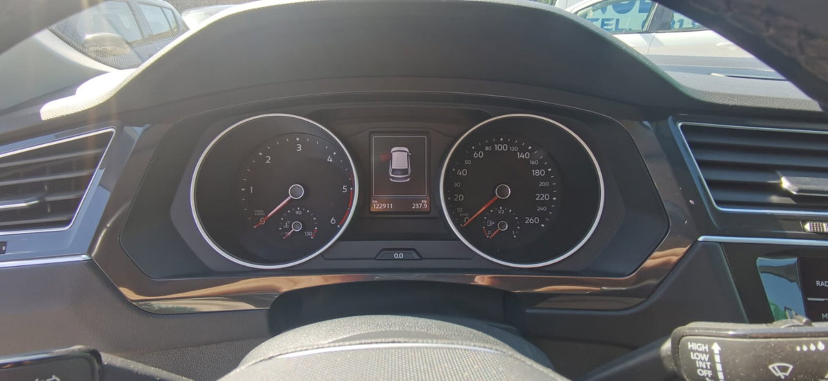 Volkswagen Tiguan 2.0 tdi R-Line 150cv dsg (13)