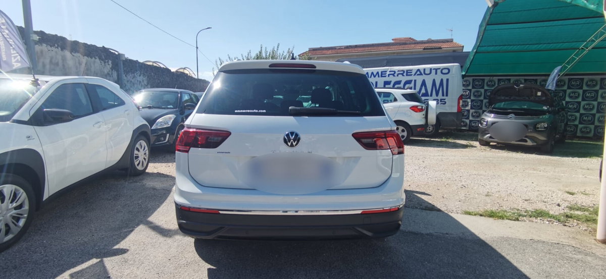 Volkswagen Tiguan 2.0 tdi R-Line 150cv dsg (2)