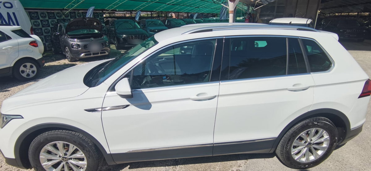 Volkswagen Tiguan 2.0 tdi R-Line 150cv dsg (5)