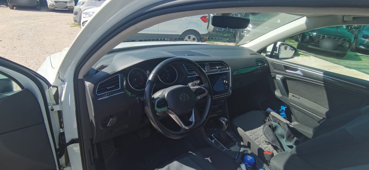Volkswagen Tiguan 2.0 tdi R-Line 150cv dsg (6)
