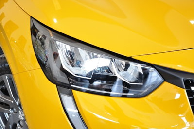 Peugeot 208 PureTech 100 Stop&Start EAT8 5 porte Active Pack (18)
