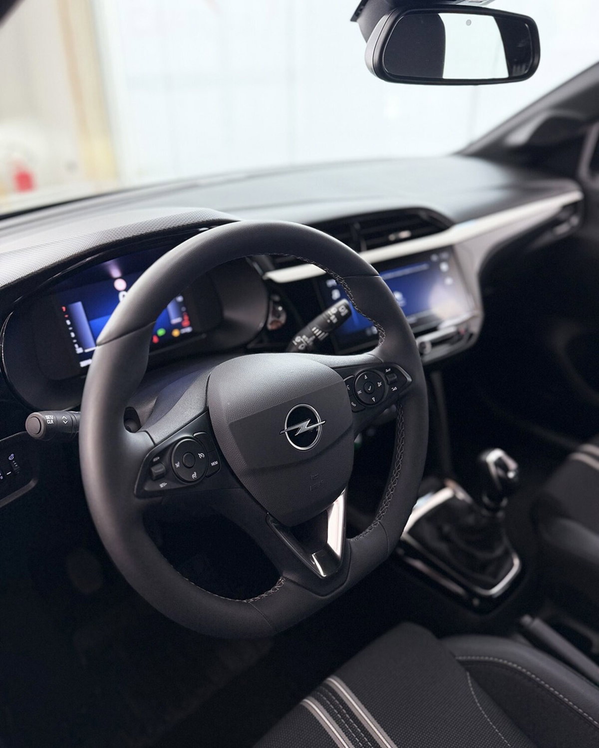 Opel Corsa 1.2 100 CV GS Line (7)