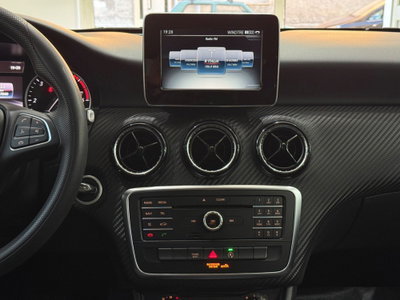 Mercedes-Benz GLA SUV 180 d Automatic Business (12)