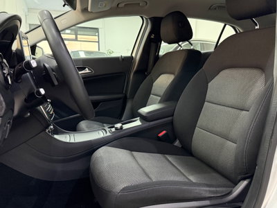 Mercedes-Benz GLA SUV 180 d Automatic Business (20)