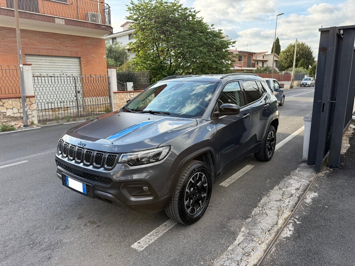 Jeep Compass 1.3 T4 240CV PHEV AT6 4xe Trailhawk (14)
